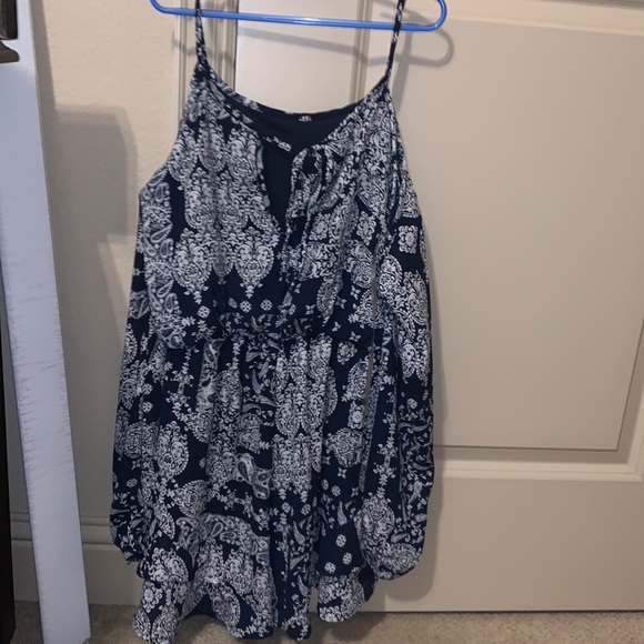 Altar’d State, Navy & White, open shoulder, romper - Picture 2 of 5